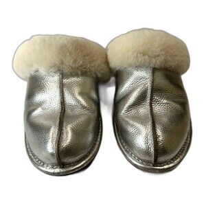 UGG Silver Metallic Shearling Scuff Slippers Women’s 6 Cozy Mule Shoes